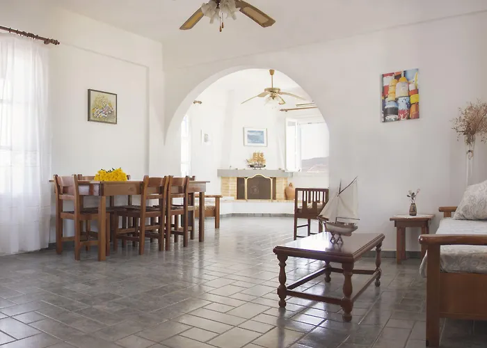 Remvi Studios 3* Pounda