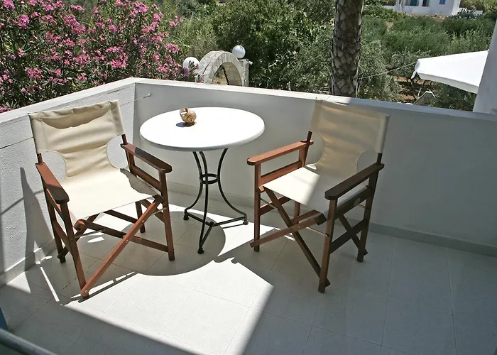 Remvi Studios 3* Pounda