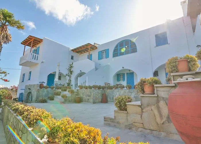 Remvi Studios 3* Pounda